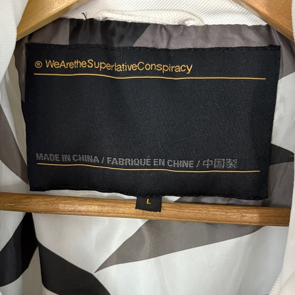 WESC Men's L Classic White Snowboard/Snow Jacket - Picture 2 of 14